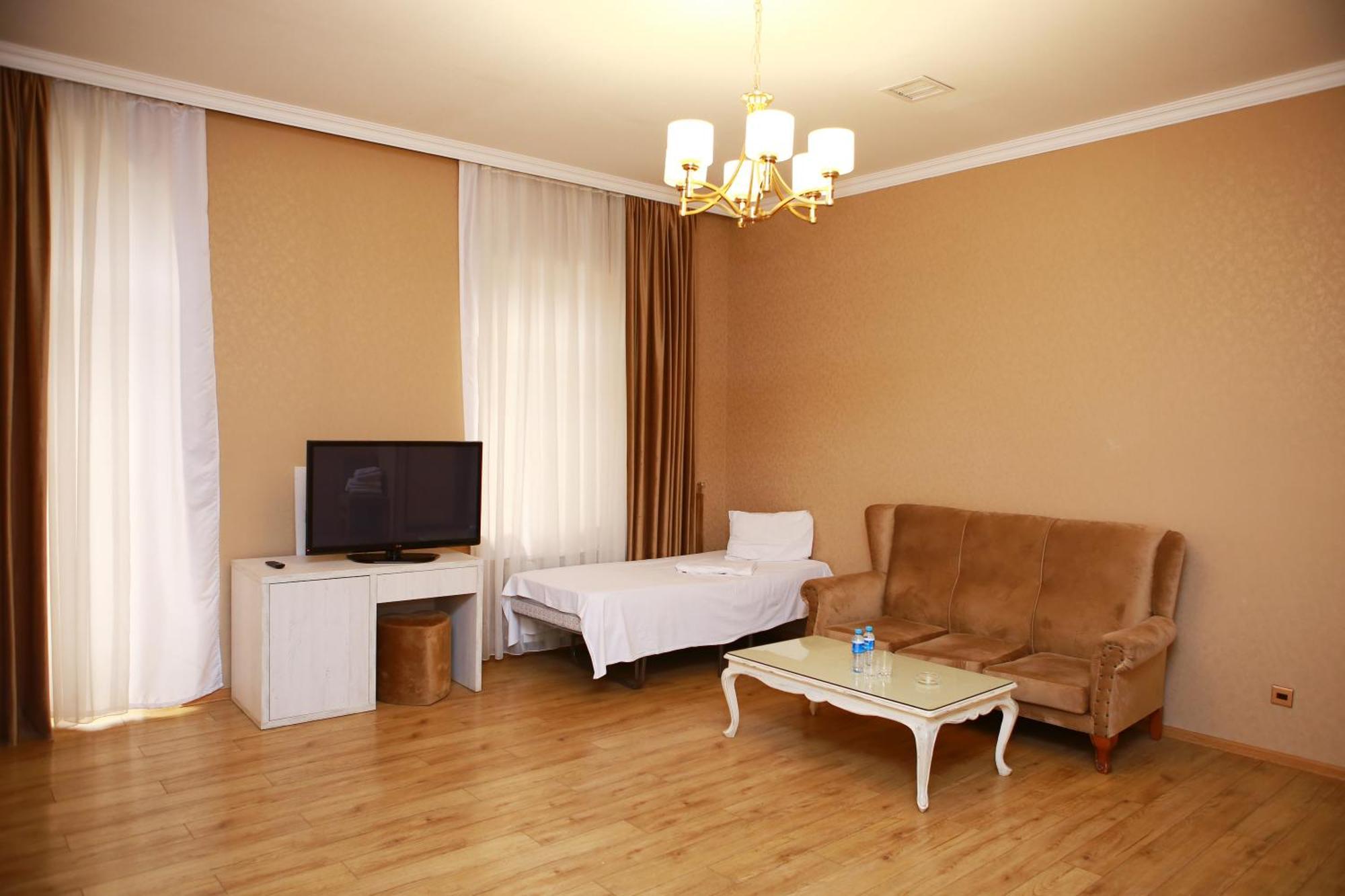Deluxe Hotel Gandzsa Kültér fotó